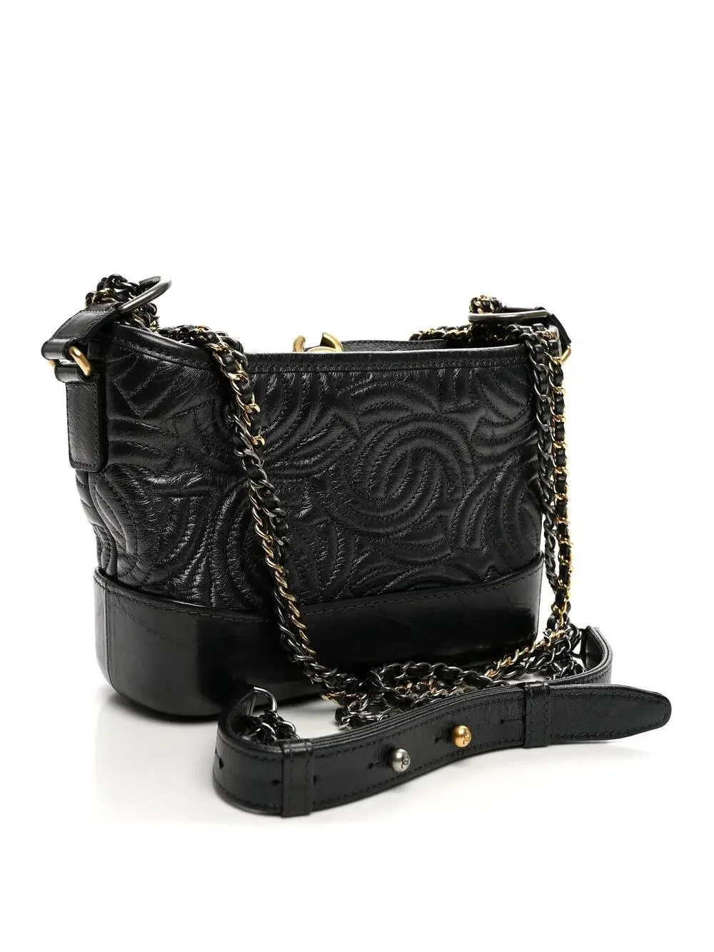 CHANEL indulge timeless